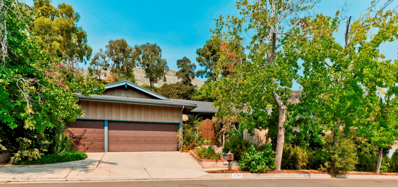 2700 Lake Hollywood Drive 90068 Ron Holliman